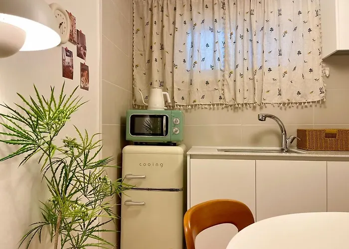 2 Bedrooms, Jamsil, Lotte World, Olympic Park Kspodome, 3 Beds, 잠실 15분, 중앙보훈병원역 도보 3분, 침대 3개 * 서울특별시