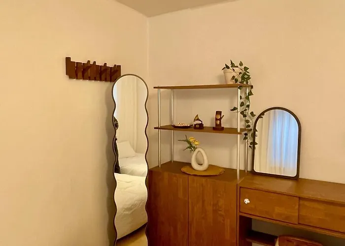 2 Bedrooms, Jamsil, Lotte World, Olympic Park Kspodome, 3 Beds, 잠실 15분, 중앙보훈병원역 도보 3분, 침대 3개 * 서울특별시