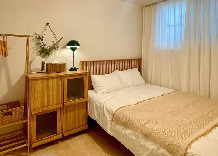 2 Bedrooms, Jamsil, Lotte World, Olympic Park Kspodome, 3 Beds, 잠실 15분, 중앙보훈병원역 도보 3분, 침대 3개 아파트